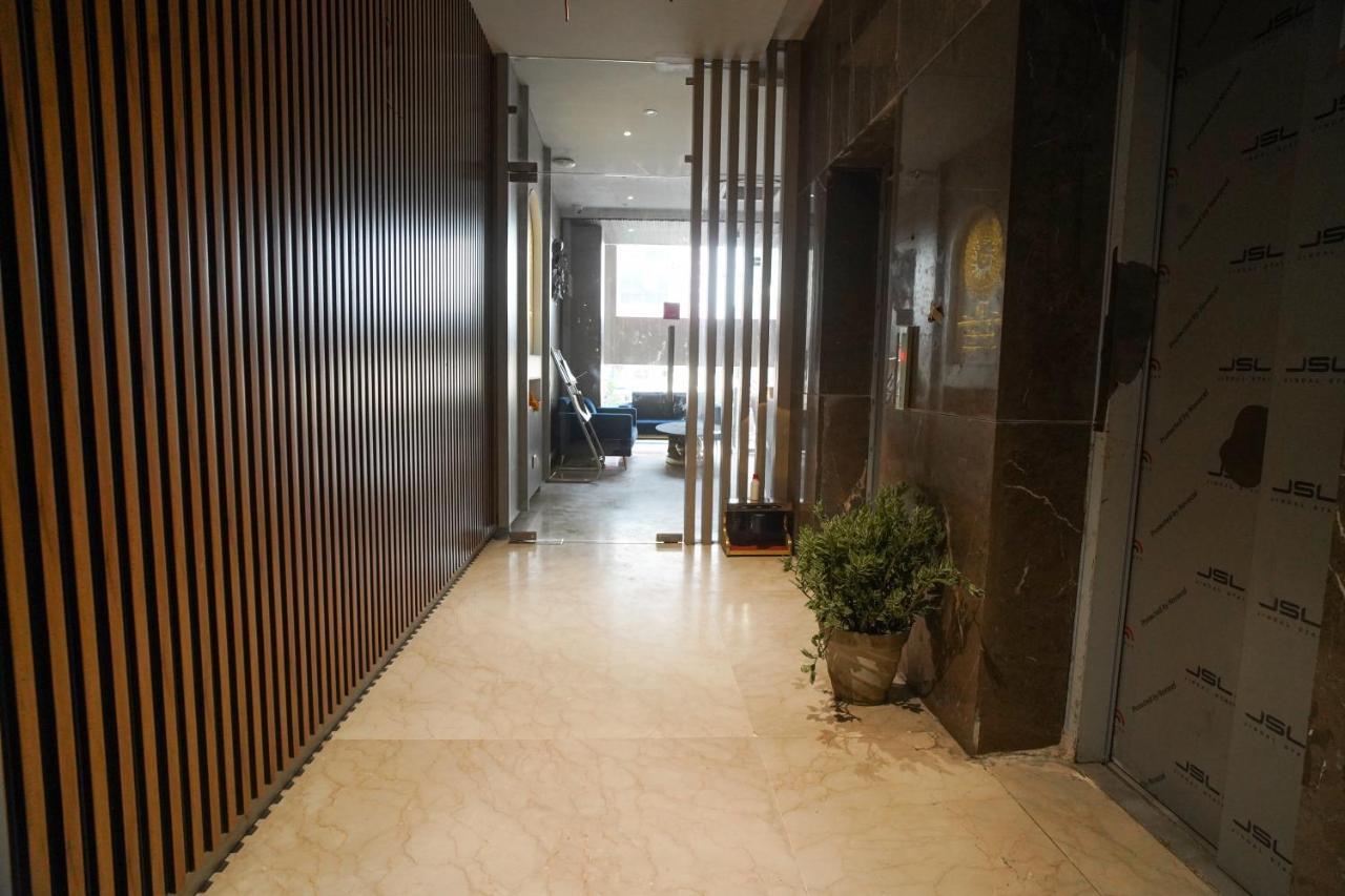 Familia Hotel And Banquets Lucknow Ngoại thất bức ảnh
