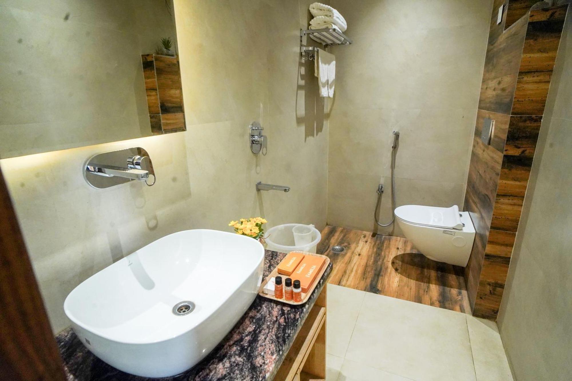 Familia Hotel And Banquets Lucknow Phòng bức ảnh